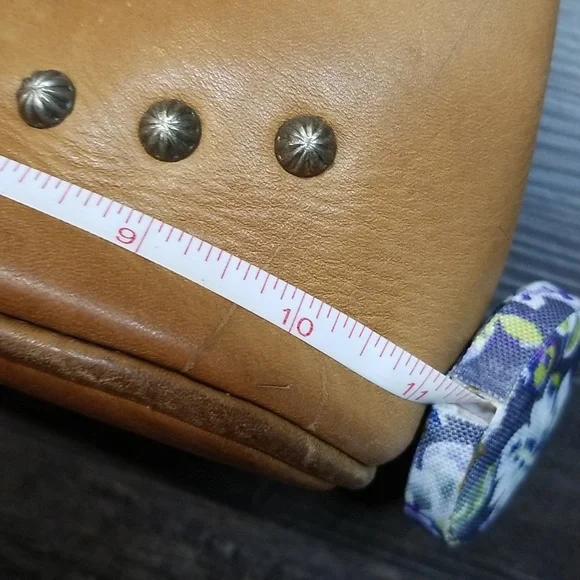 American West leather handbag. Bow front bag. - Picture 10 of 12